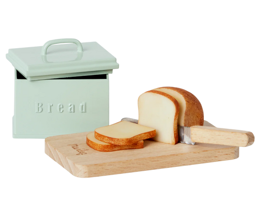 Maileg Bread box w. utensils