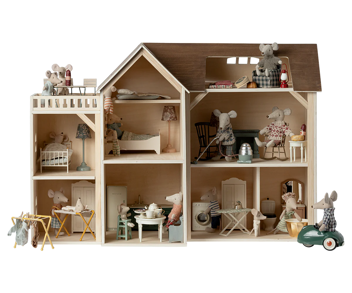 Mouse hole Farmhouse