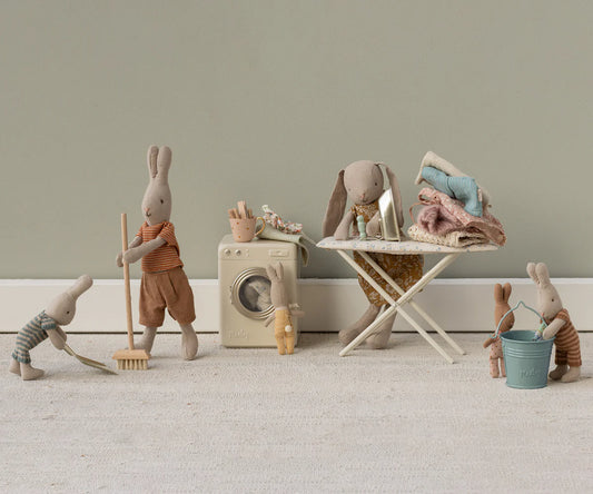 PREORDER - Broom set, Miniature (Available Mid July)