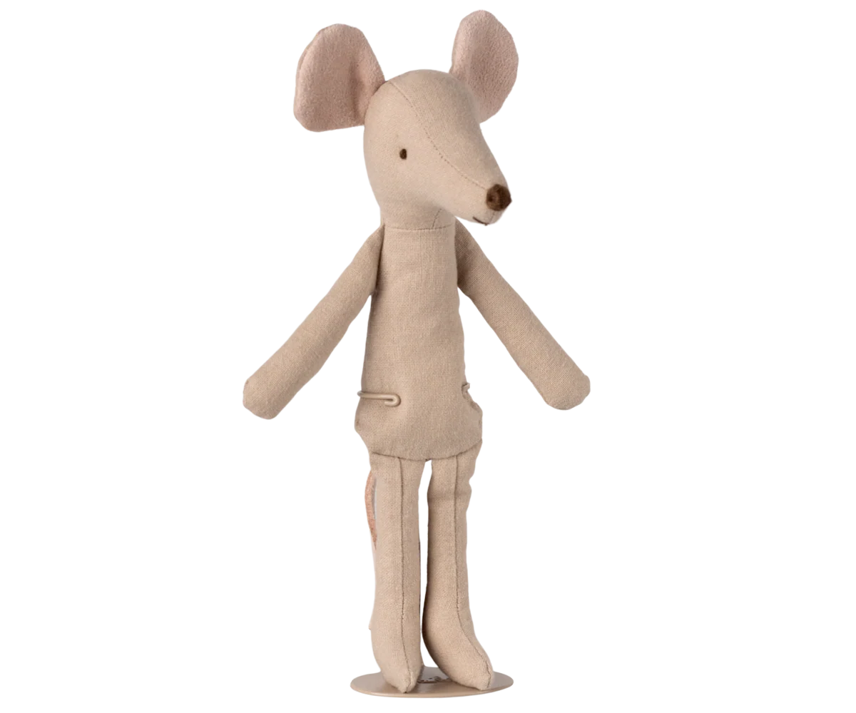 Maileg Stand, Medium - Mouse, Sand