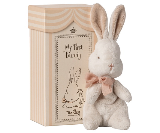 Maileg My First Bunny in powder