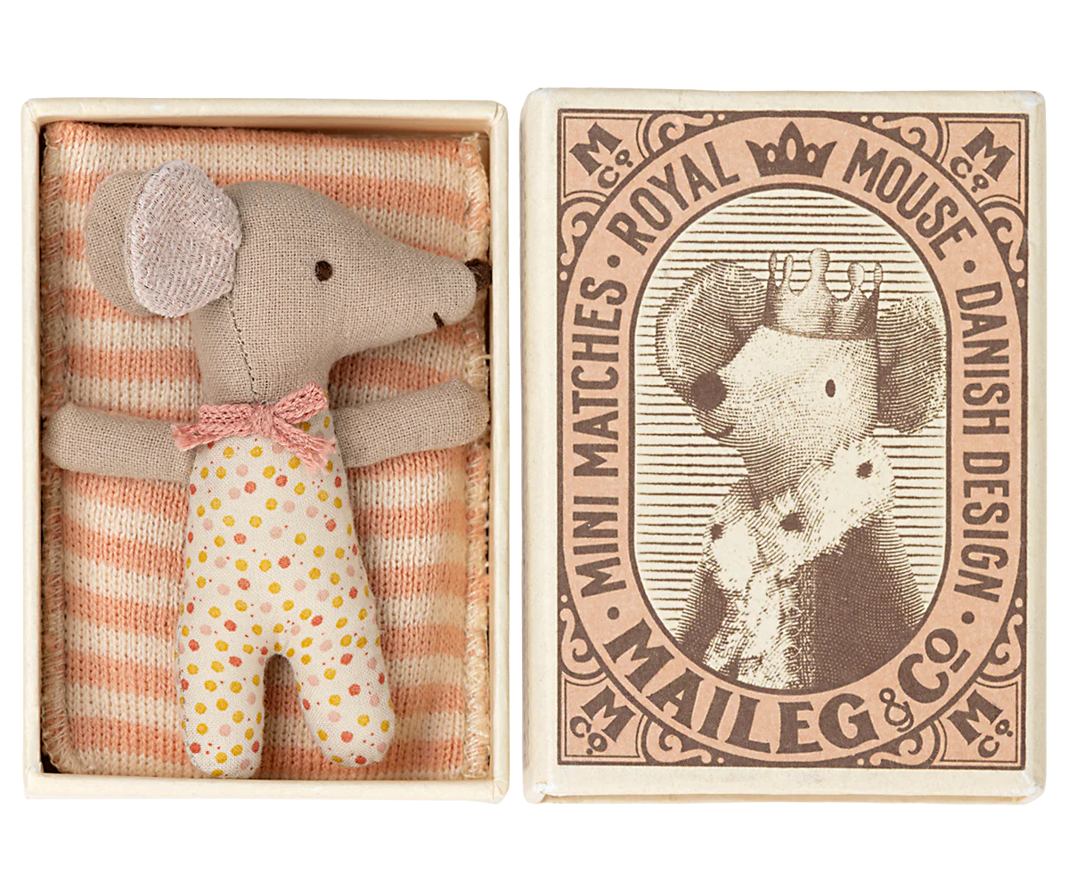 Sleepy/wakey baby mouse in matchbox - Rose