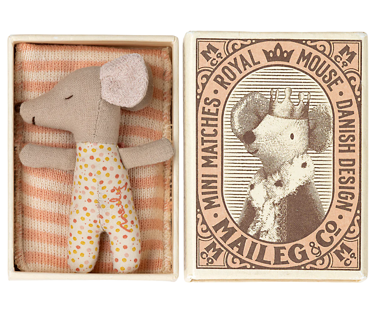 Sleepy/wakey baby mouse in matchbox - Rose