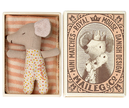 Sleepy/wakey baby mouse in matchbox - Rose