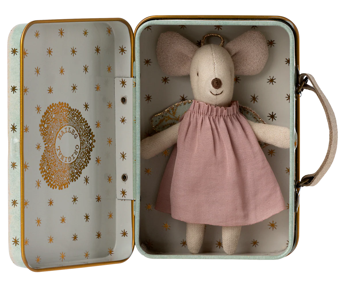 Angel mouse in suitcase, Little sister