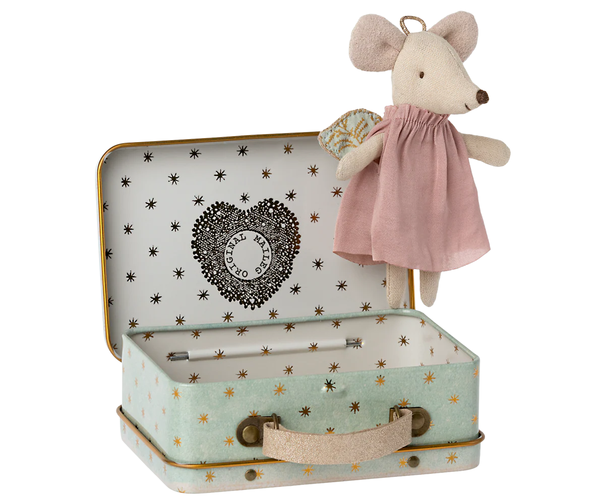Angel mouse in suitcase, Little sister