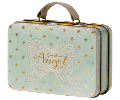 Angel mouse in suitcase, Little sister