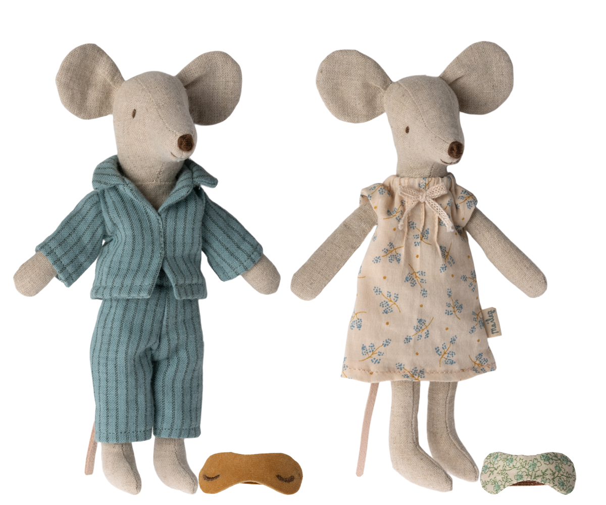 Mum & Dad Mice in Cigar Box