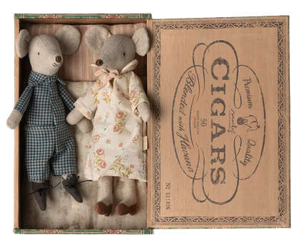 Grandma & Grandpa Mice in Cigar Box