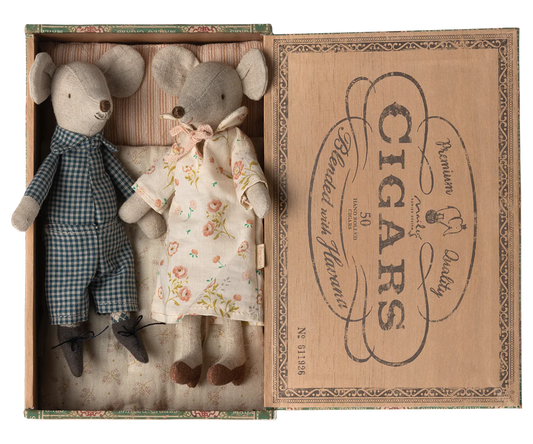 Grandma & Grandpa Mice in Cigar Box