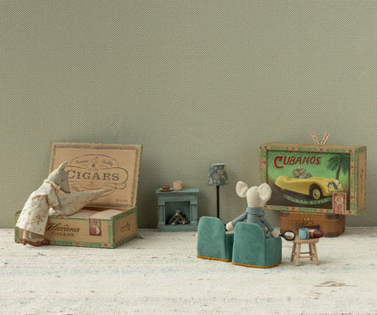 Grandma & Grandpa Mice in Cigar Box