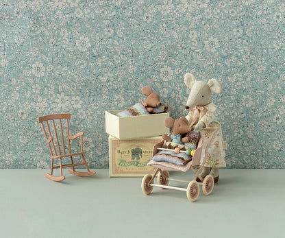 Sleepy Wakey, Baby Mouse in matchbox - Rose