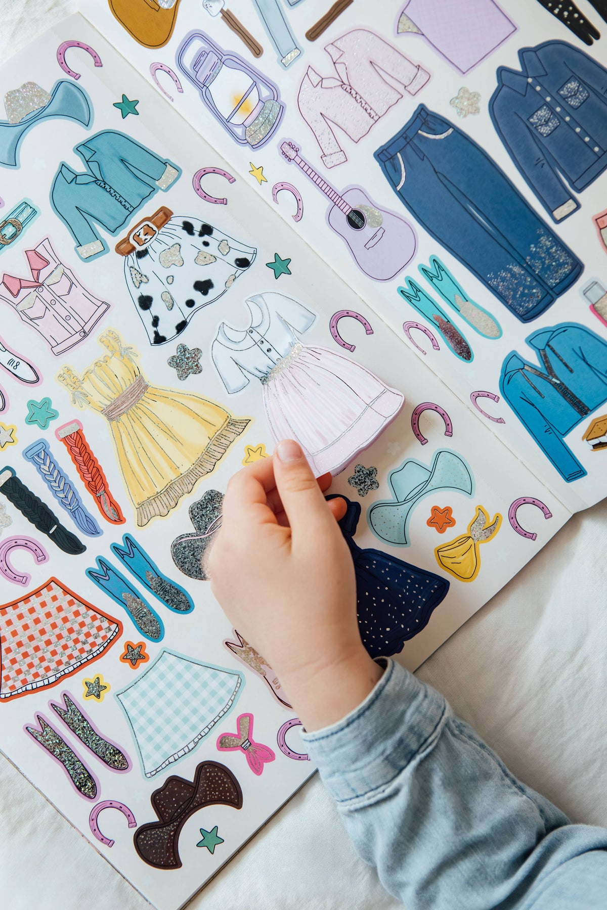 Horses and Ponies sticker storybook - view 5
