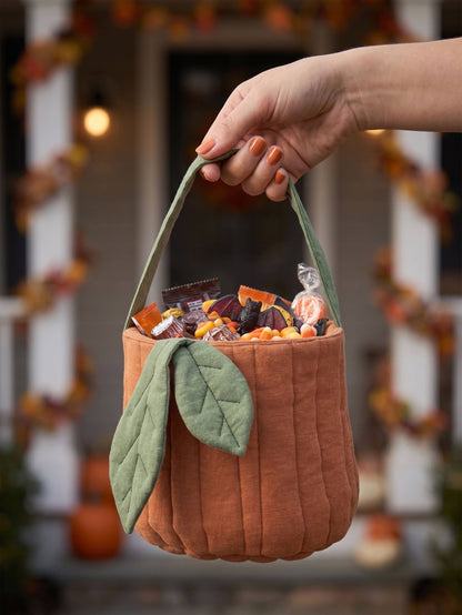 House of Kraft quilted pumpkin trick or treat basket
