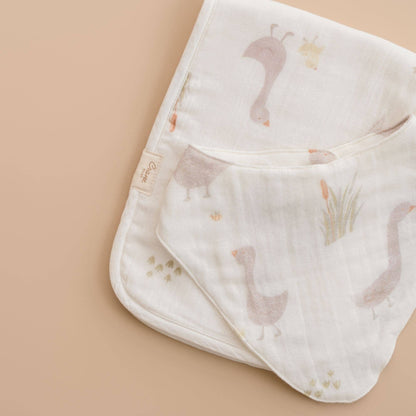 Charlie 3-pc. Farmhouse Goose Bib Set