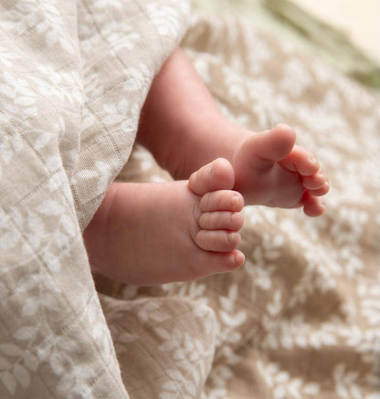 Swaddle/Muslin cloth XL: leaves - taupe
