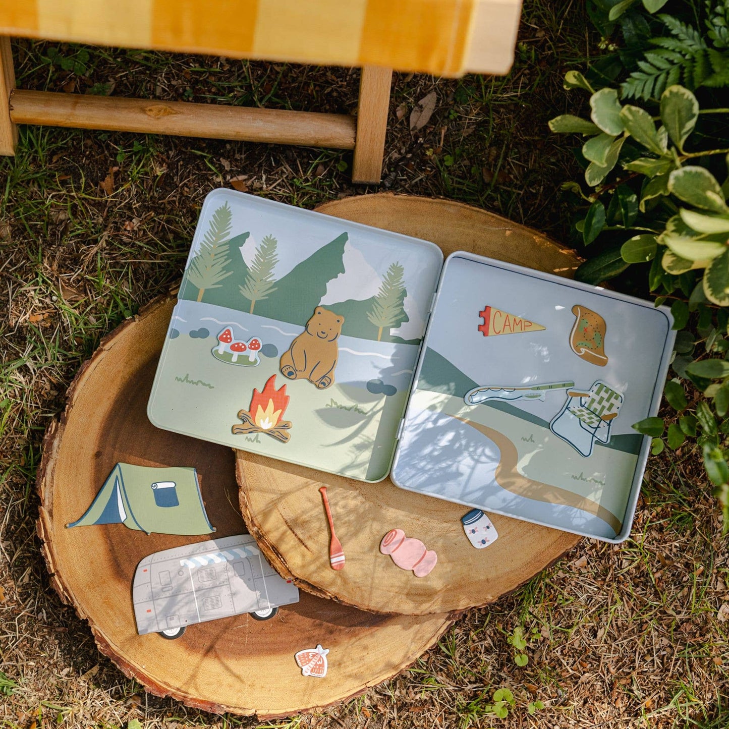 Camp Explorer Magnetic Game