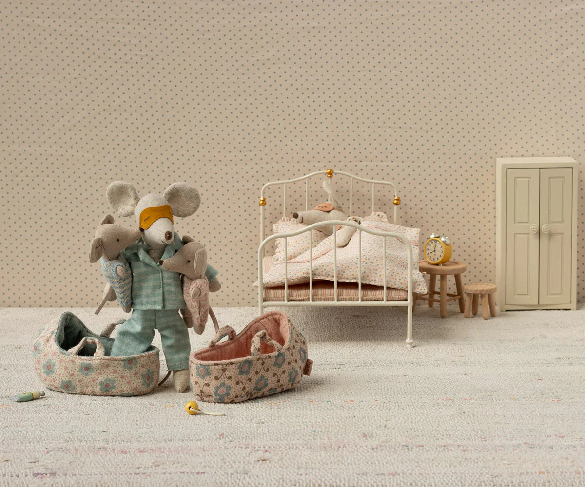 Baby mouse in carry cot - Rose - view 2