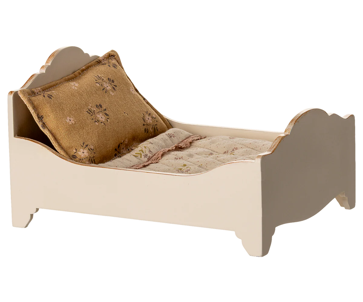 PREORDER - Bed, Mouse - Off white (Available Early October)