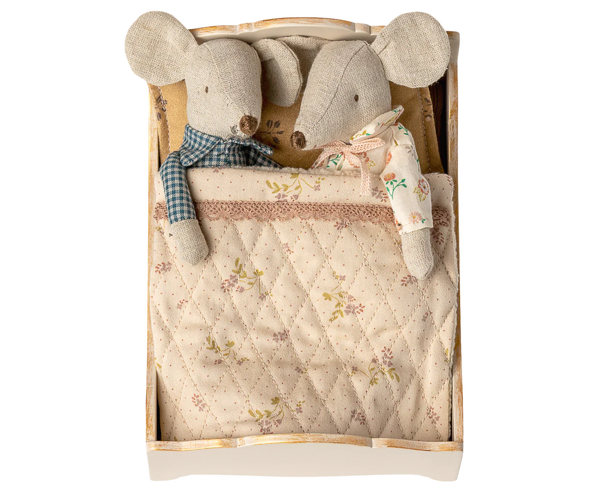 PREORDER - Bed, Mouse - Off white (Available Early October)