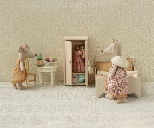 Maileg Princess Mouse and Queen Mum Mouse organizing bedroom