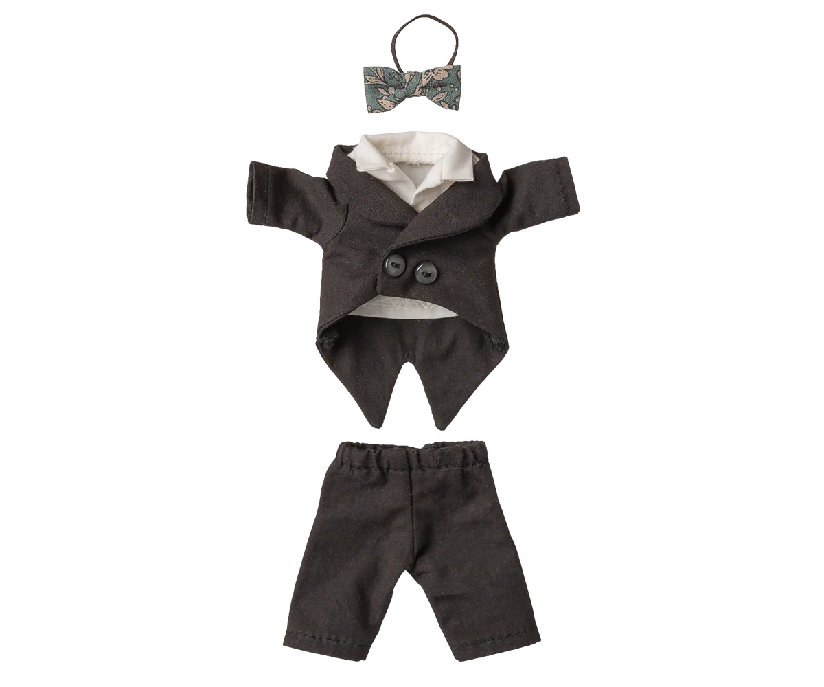 Wedding suit, Dad mouse (Available Mid June)