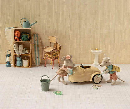 Car, Mouse - Wheat