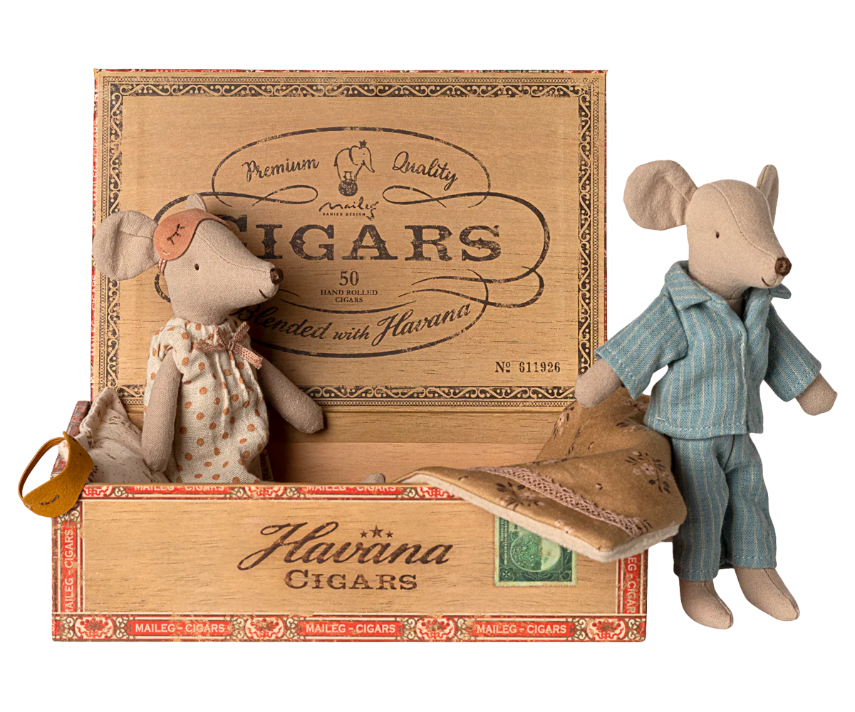 PREORDER - Mum & Dad mice in cigarbox (Available Early October)