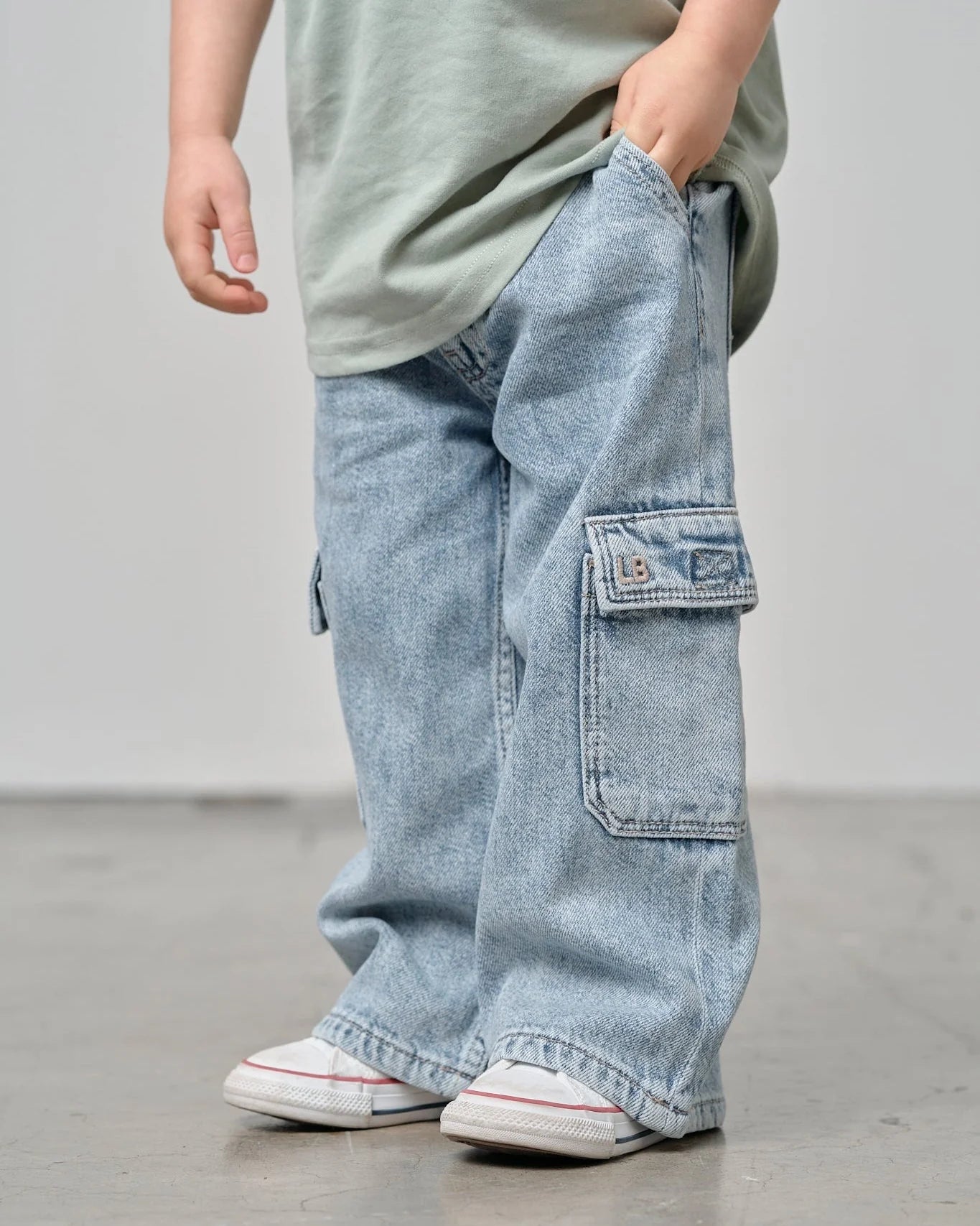 Cargo Denim Straight Leg - Light Wash