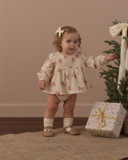 Rylee and Cru Sophia Set in Peppermint Bows on model