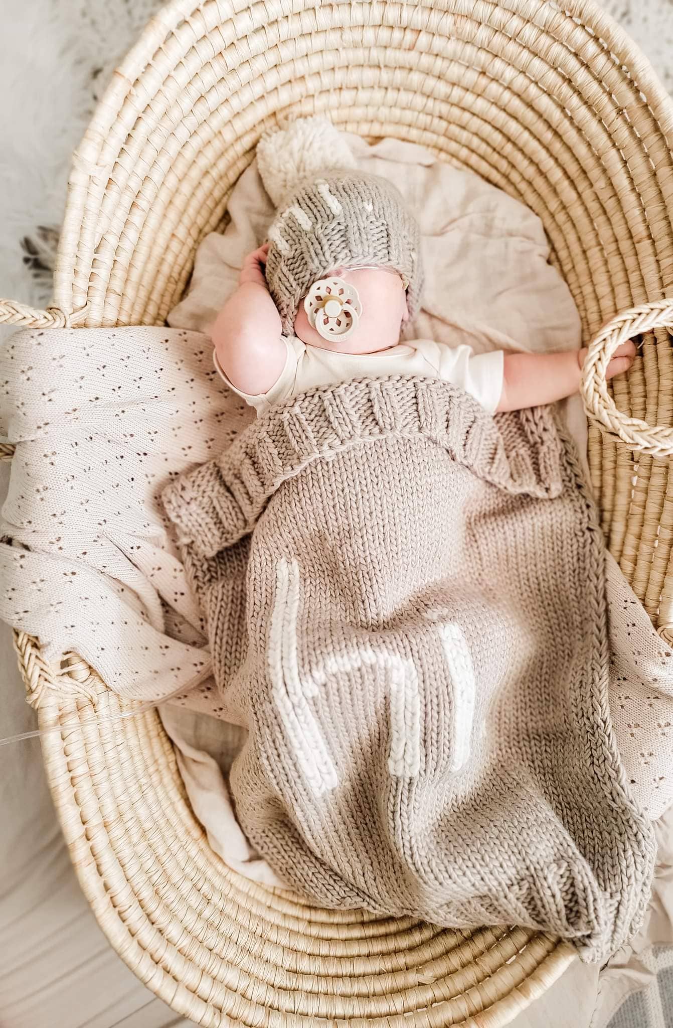 hi. Hand Knit Blanket Pebble