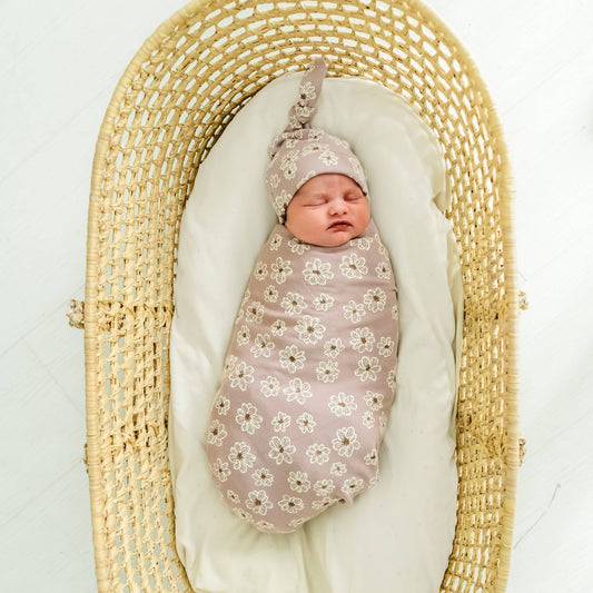 Organic Swaddle Blanket & Hat - Daisies